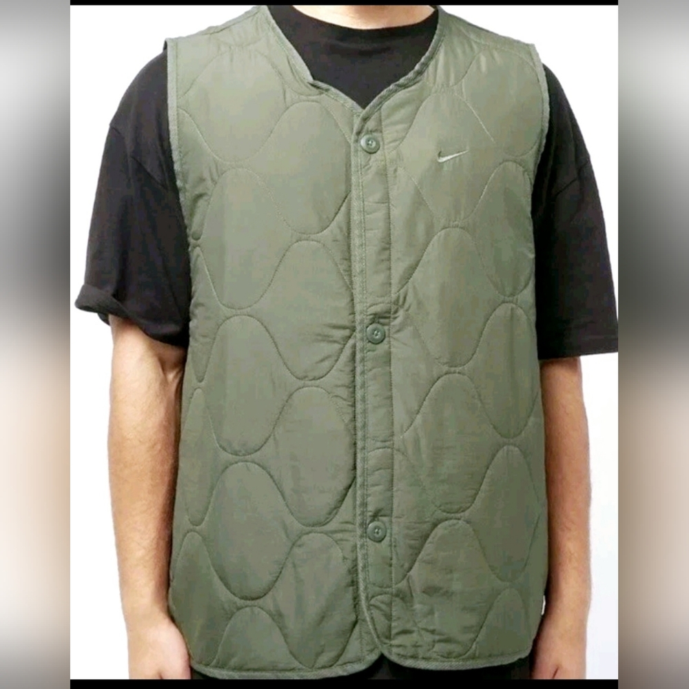 Nike Men's Green Quilted Vest